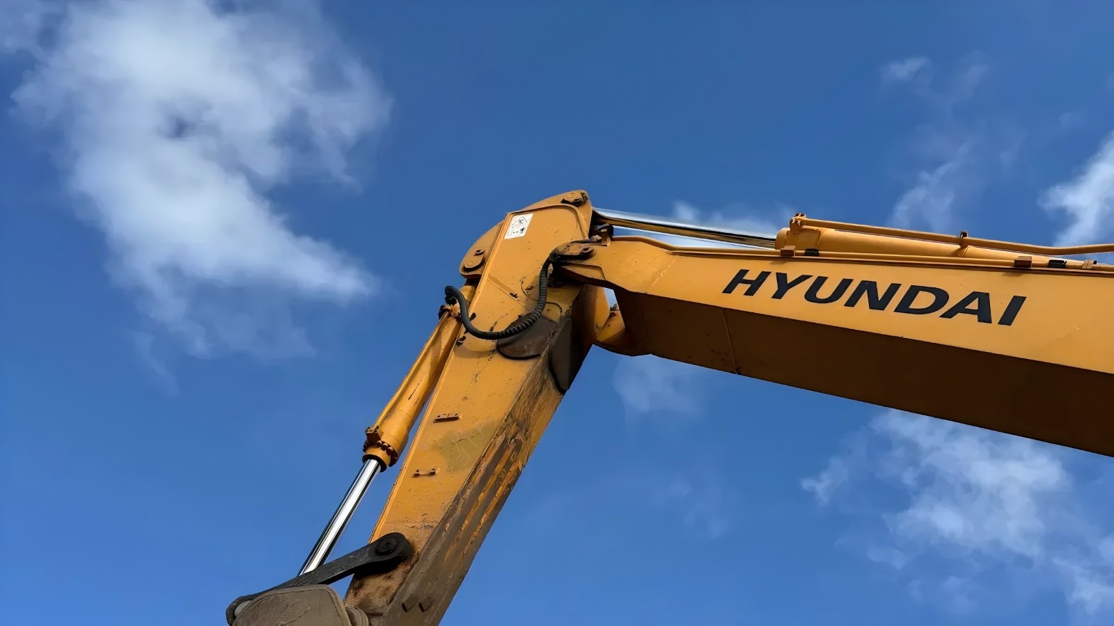 Hyundai 220 Excavator Review by TIANHENG Diamond Dealer Hyundai 220 Bagger-Testbericht von TIANHENG Diamond Dealer