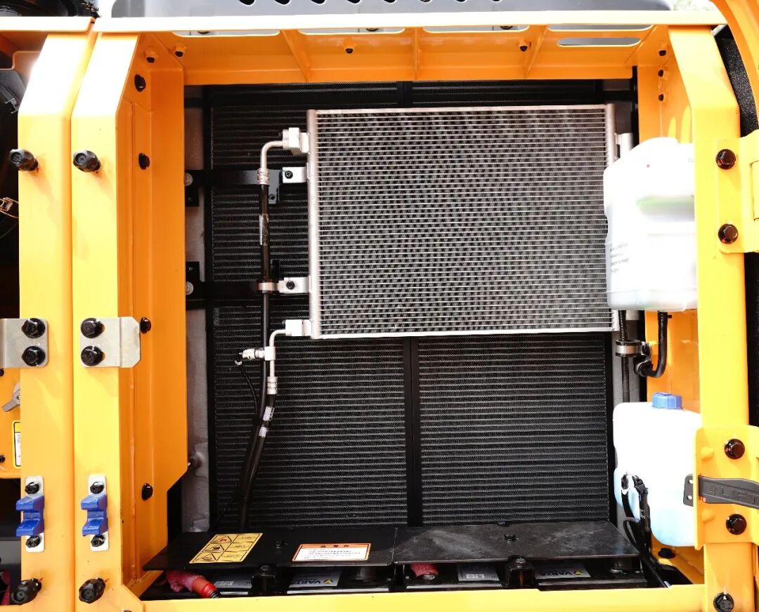 Optimized Radiator Cooling Package of the Hyundai HX220PRO Optimized Radiator Cooling Package of the Hyundai HX220PRO