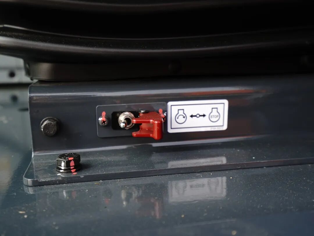 Under-Seat One-Key Emergency Stop Switch of the Hyundai HX220PRO Under-Seat One-Key Emergency Stop Switch of the Hyundai HX220PRO