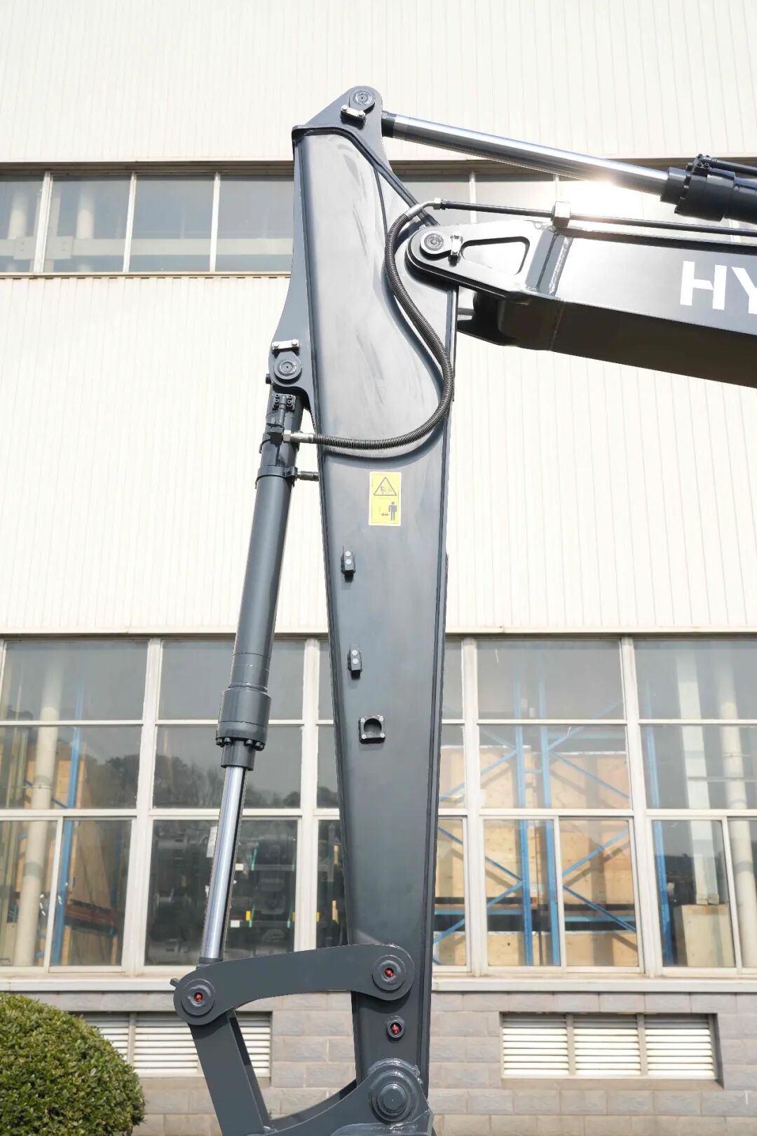 4.6 m Boom and 2.5 m Arm Front Attachment of the Hyundai HX135G 4.6 m Boom and 2.5 m Arm Front Attachment of the Hyundai HX135G