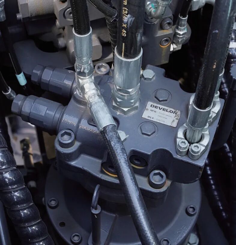 Market-Proven Main Control Valve and Hydraulic Piping of the Hyundai HX130 Market-Proven Main Control Valve and Hydraulic Piping of the Hyundai HX130