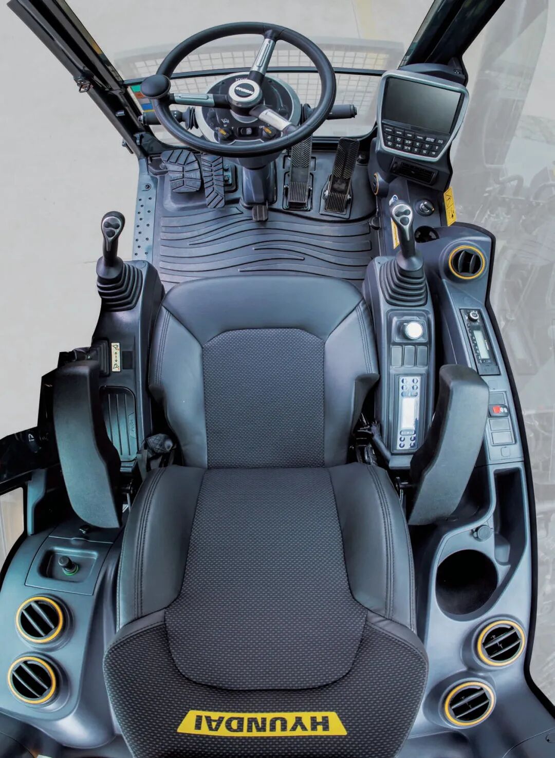 8-Inch Smart Touch-Control Monitor of the Hyundai HW155