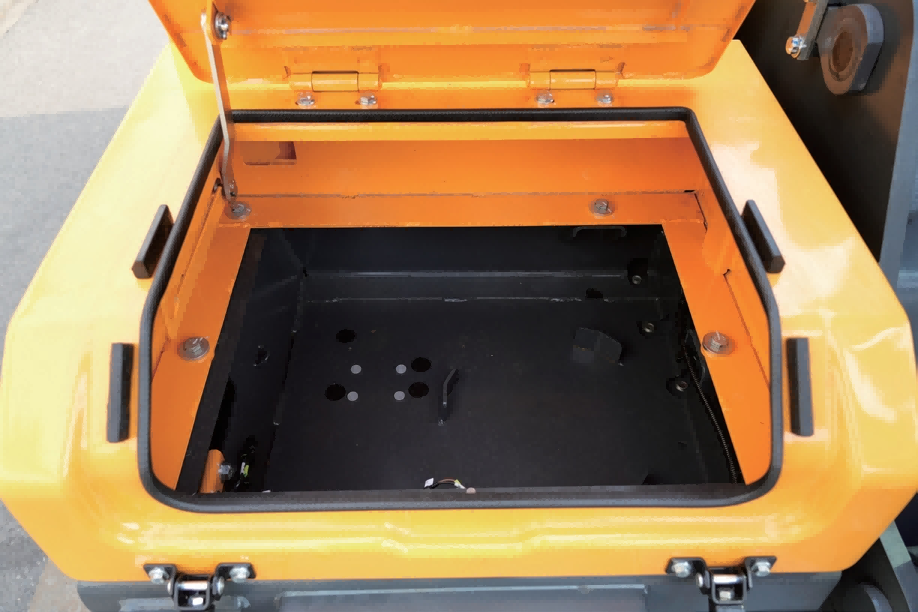 Onboard Toolbox Compartment of the Hyundai HX135G Onboard Toolbox Compartment of the Hyundai HX135G